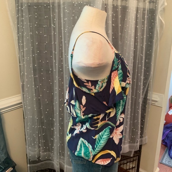 NWOT Old Navy Floral Cold Shoulder Top Sz S - Picture 5 of 9